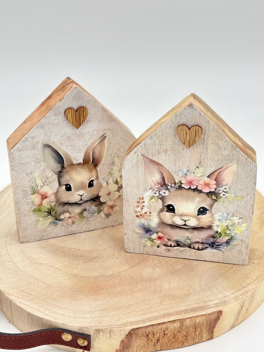 Holzhaus Set mit Hasenmotiven – Frühlings- & Osterdekorationen (2er Set)