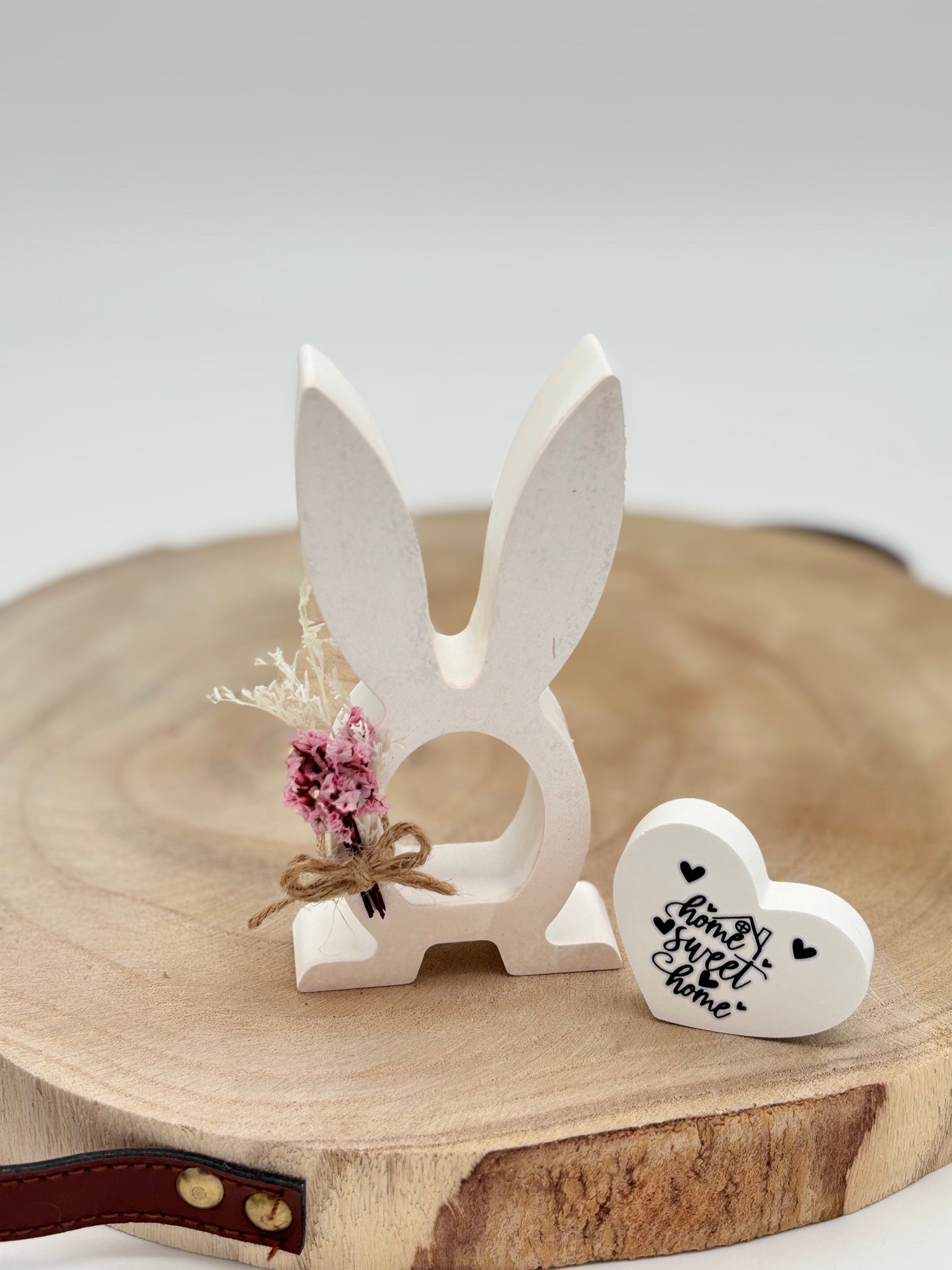 Raysin Hase mit Trockenblumen & Juteband