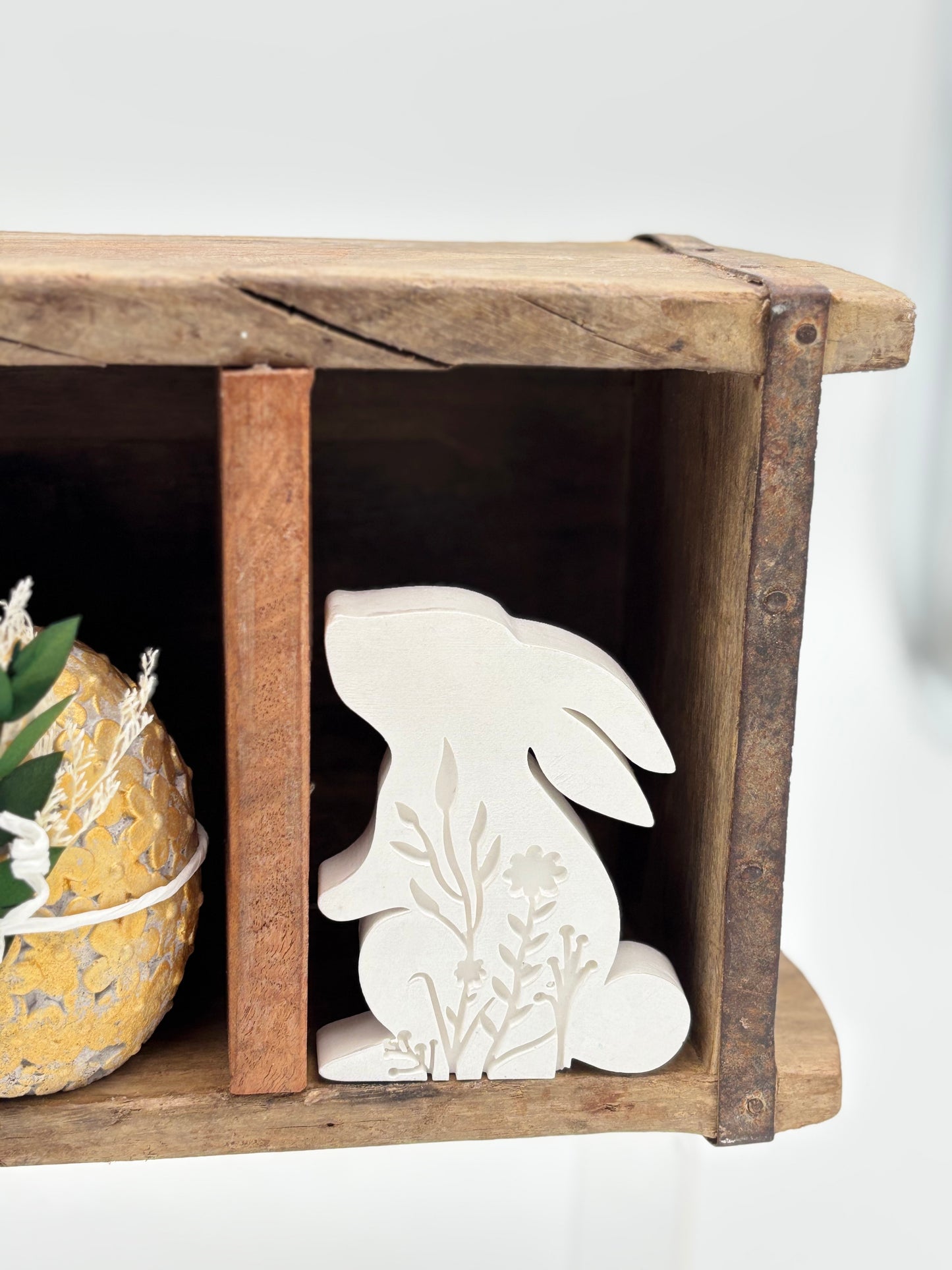 Raysin Hasen mit Blumenrelief in Perlmutt-Optik- 2er Set