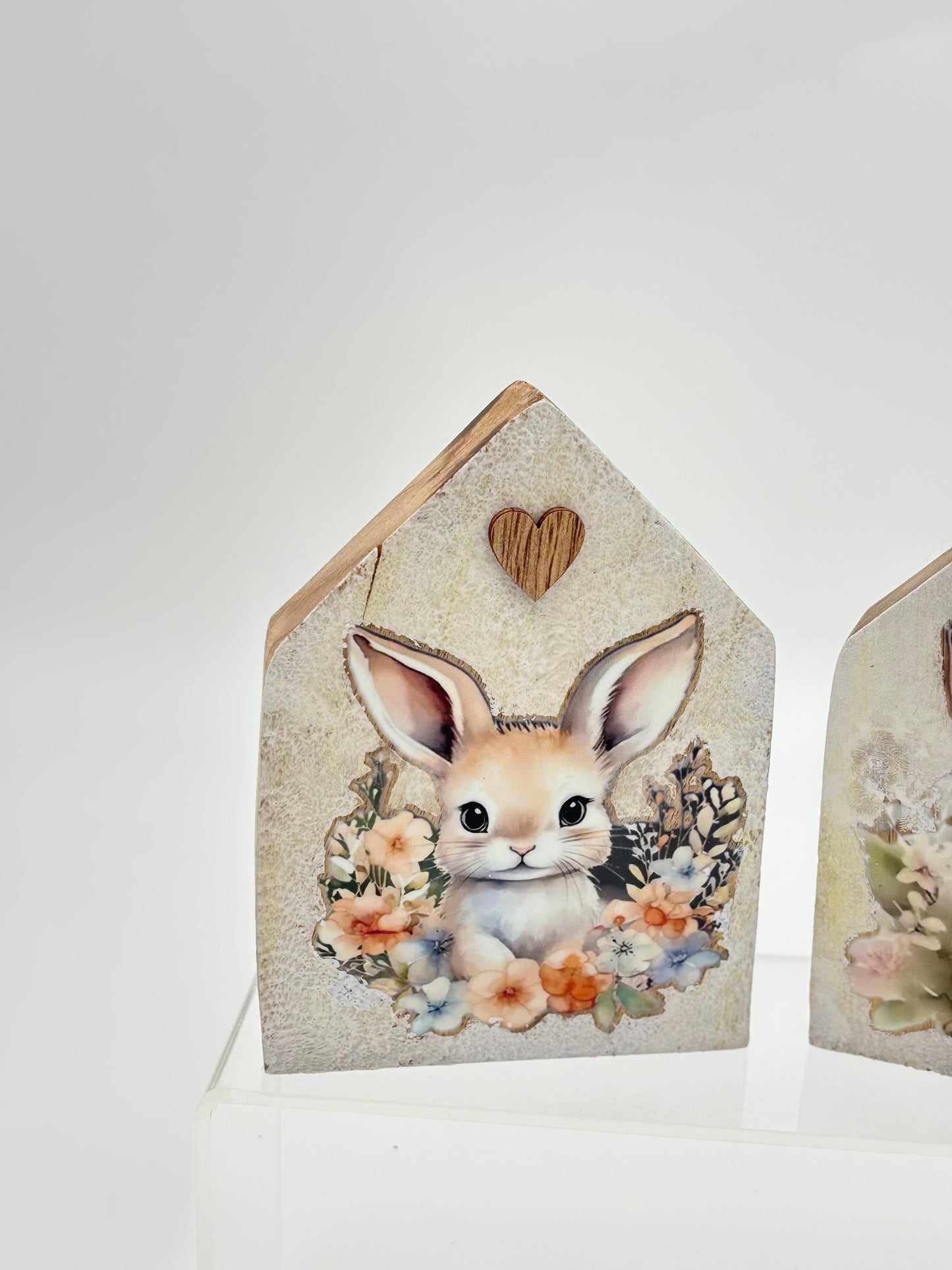 Holzhaus Set mit Hasenmotiven – Frühlings- & Osterdekorationen (2er Set)