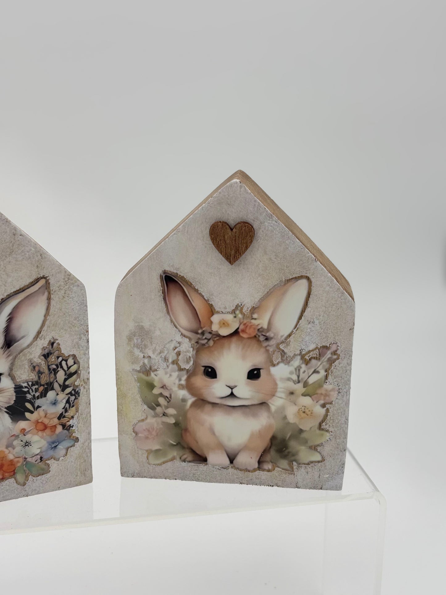 Holzhaus Set mit Hasenmotiven – Frühlings- & Osterdekorationen (2er Set)